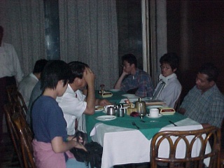 ���H����