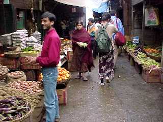 �o�U�[���͖��H�݂����ł���