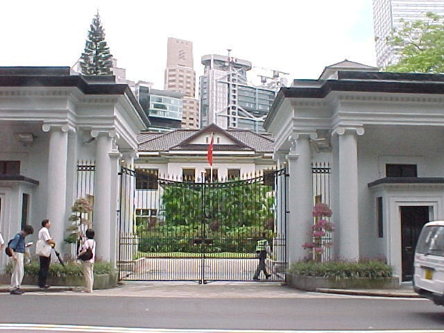 �����`���@���ʌ��ւ��B���݂͐Â��Ȃ������܂��ƂȂ��Ă���