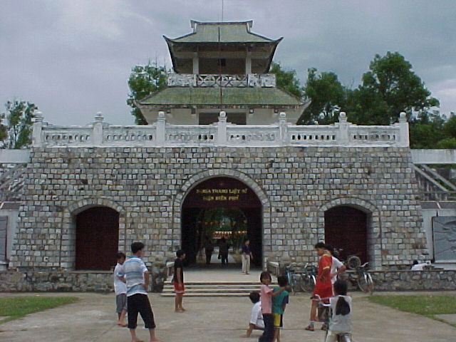 ��n�ł��B��ǂɈ͂܂�Ă���